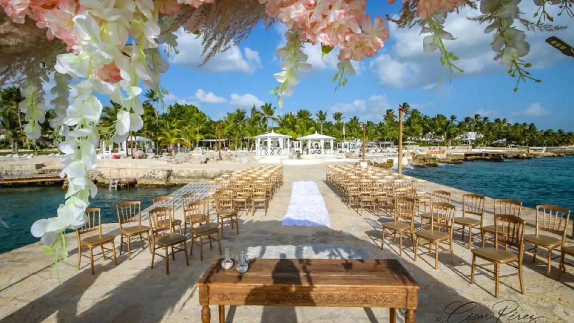 בייהיבה Tracadero Beach Club & Holidays Rentals