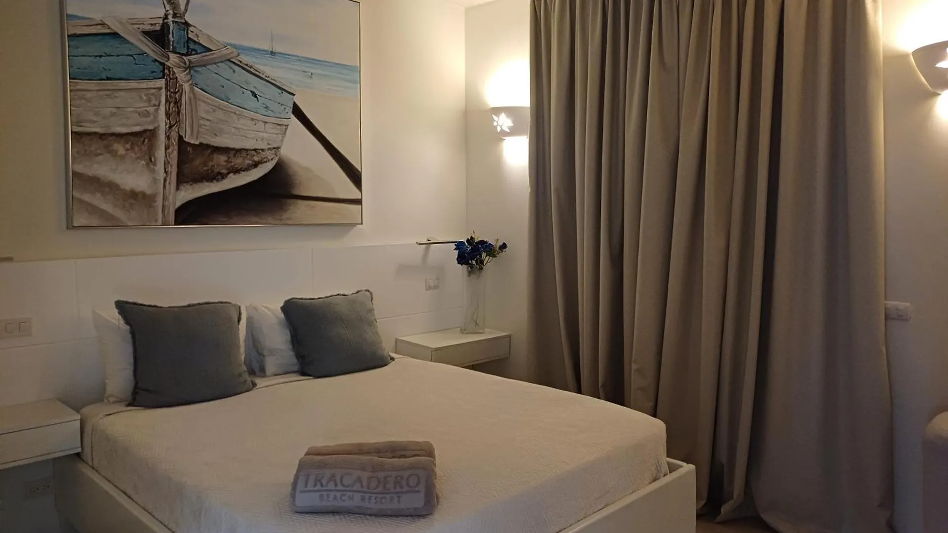 בייהיבה Tracadero Beach Club & Holidays Rentals אתר נופש